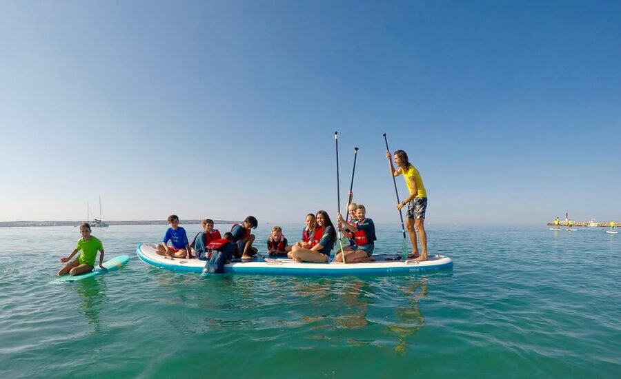 Rent a Giant Stand Up Paddle XXL for groups - Who should book this giant group SUP in Palma