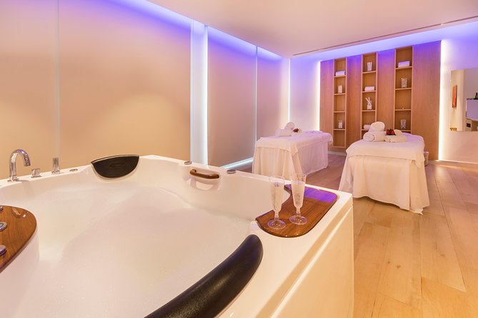 Romantic couple massage + SPA entry and private jacuzzi with cava - What you get before you even start relaxing