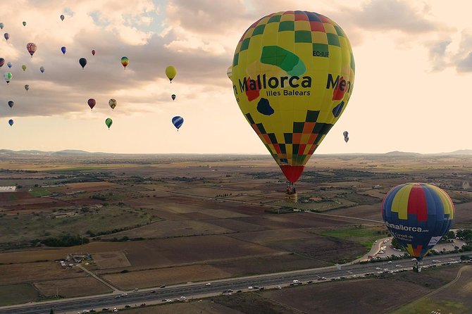 Romantic Sunrise Balloon Tour in Majorca - Enter the morning routine: meeting point, timing, and WhatsApp