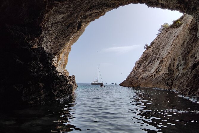 Sailing Day from Port d'Andratx - Crew and service pace: what you can expect from the captain and team