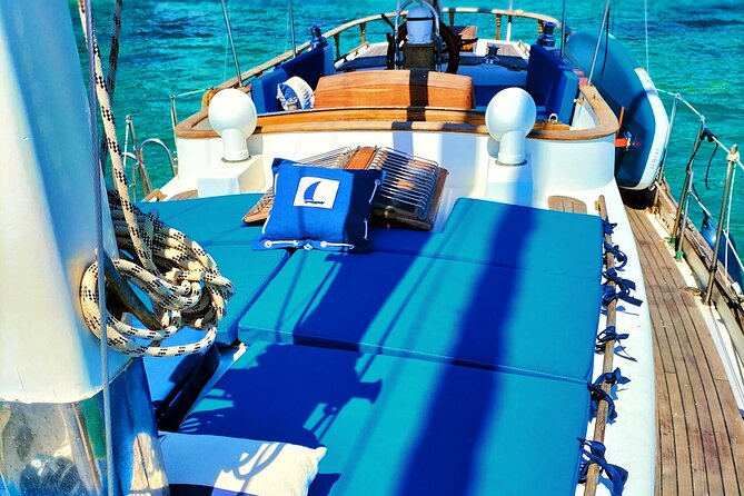 Sailing Flavors, Gastronomy and Relaxation at Sea - First Steps on Board: Palma Port, Captain Guidance, and the Perseo XXI Feel