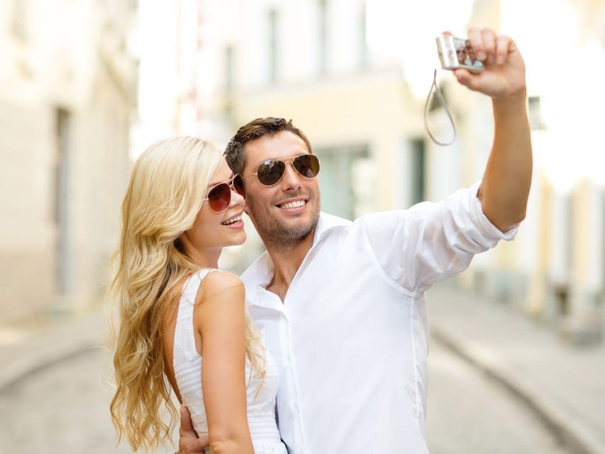 Santa Ponca: CoupleWalk, fun game and city walk for couples - Relationship questions and puzzles: the part that makes it memorable
