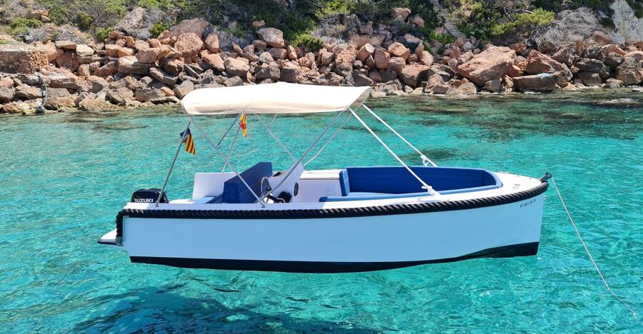 Santa Ponsa: Private Boat Rental with No Licence Necessary - Meeting Point, Directions, and Communication