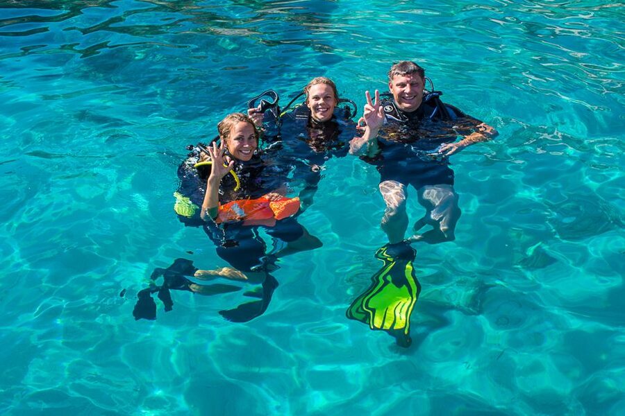 Santa Ponsa: Try Scuba Diving in a Marine Reserve - Where the experience starts: Club Náutico Santa Ponsa