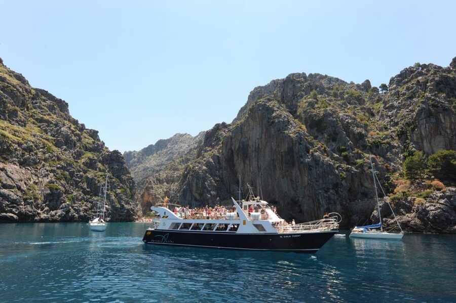 Sóller: Boat Trip to Sa Calobra and Torrent de Pareis - The one-hour sail: what the boat ride is really for
