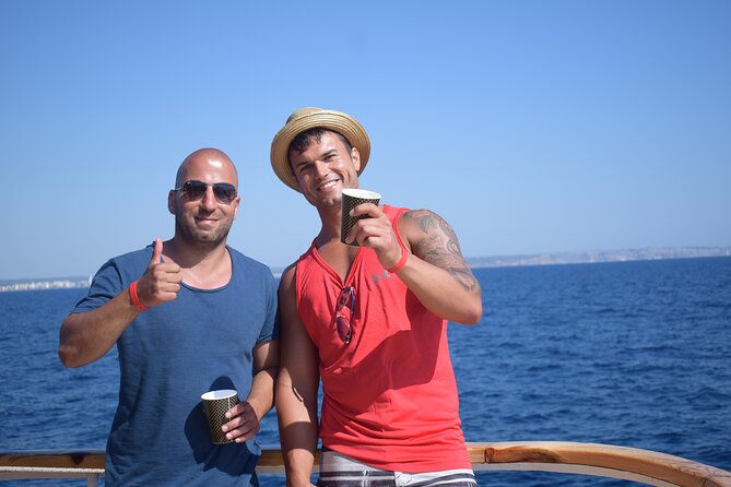 Top rated boat in Mallorca Barca Samba - The live DJ final leg along Playa de Palma and El Arenal