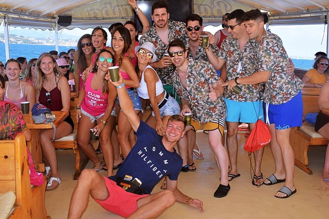 Top rated boat in Mallorca Barca Samba - Party level, seating, and group size you should plan around