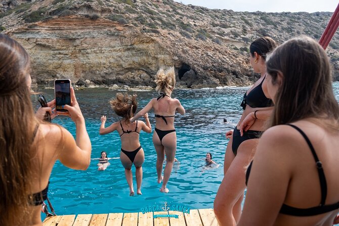 Top rated boat in Mallorca Barca Samba - Badia de Palma: swim time plus eating on board