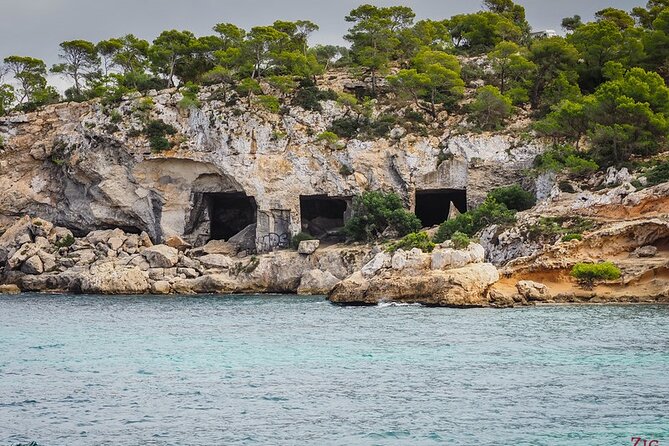 Tour Beach Portal Vells, Cave Portal Vells. - Key highlights worth planning around