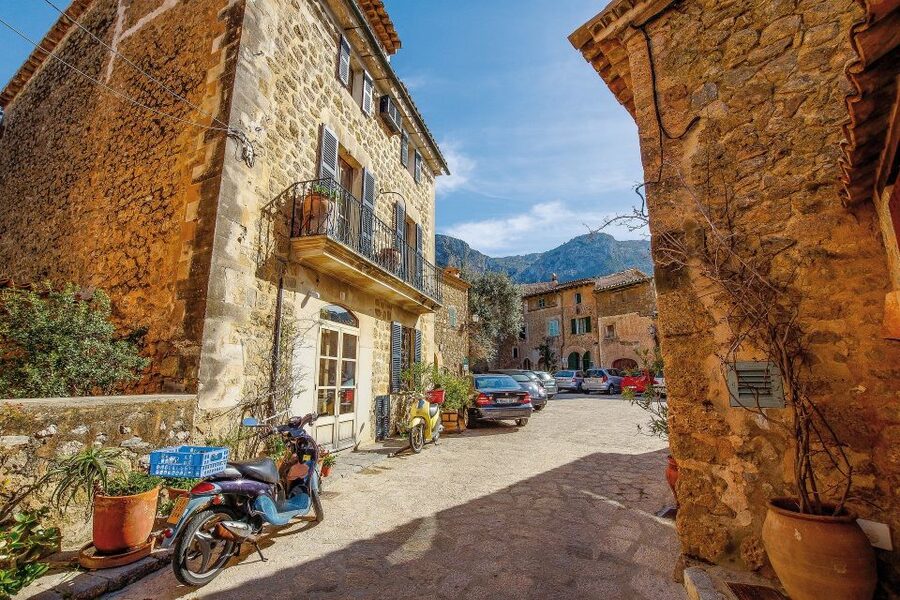 Tramuntana Panorama Tour - Soller, Deiá, Valldemossa - How This Tramuntana Panorama Loop Works in Real Life