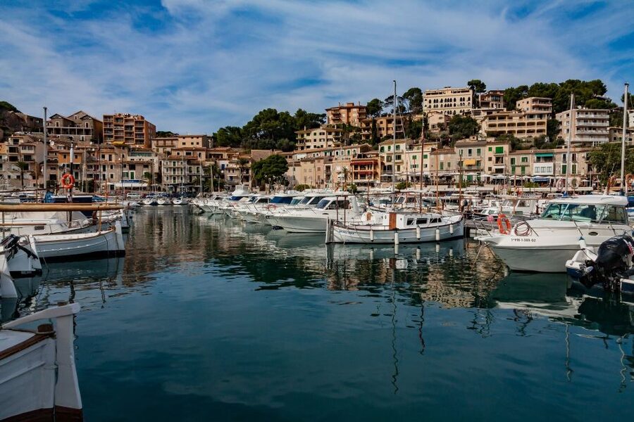 Tramuntana Panorama Tour - Soller, Deiá, Valldemossa - Port de Sóller: Beach-Promenade Stroll and a Tapas Lunch