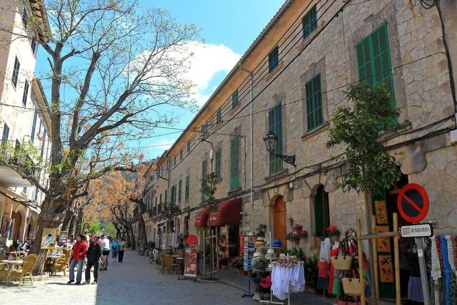 Tramuntana Panorama Tour - Soller, Deiá, Valldemossa - The Tramuntana Road and the Short Tram Stop
