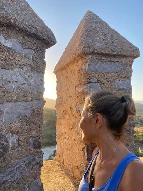 Travel and play tennis in Mallorca - Getting there: Manacor train station vs Artà station parking