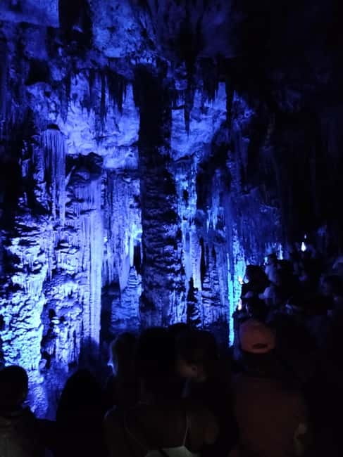 Travel and play tennis in Mallorca - Coves d’Artà: going 700 meters underground