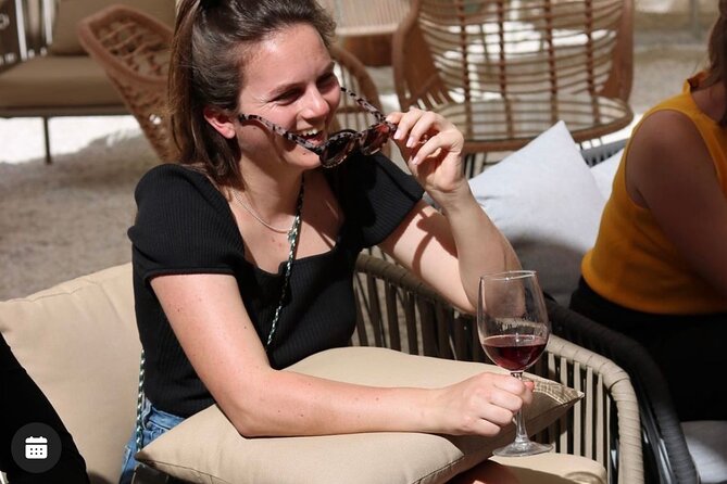 Wine tasting with wines from the smallest wineries in Mallorca - The 2.5-hour flow: glass cellar, barrel cellar, lab, then lounge pours
